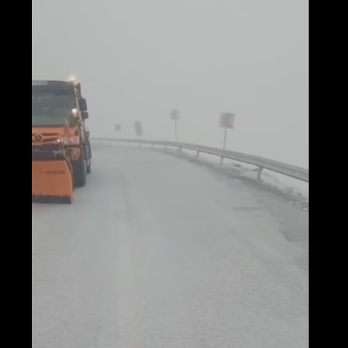 Tronsonul Ranca - Obarsia Lotrului de pe Transalpina, acoperit de zapadă