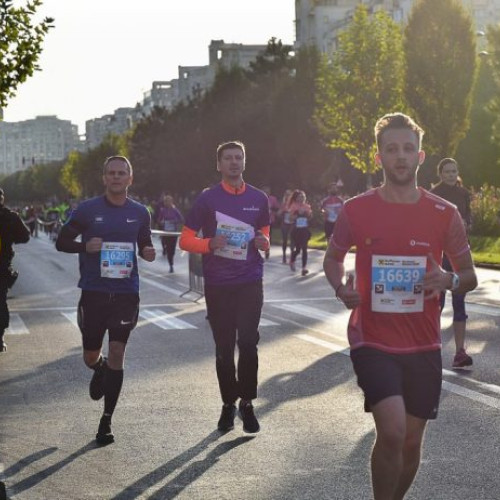 Peste 12.000 de alergători la Maratonul Internațional București