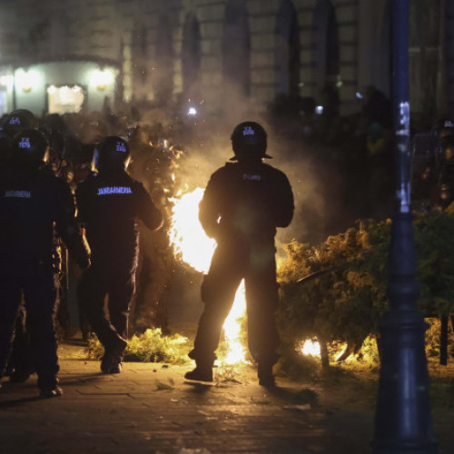 Protest violent la sediul BEC, participanți AUR implicați