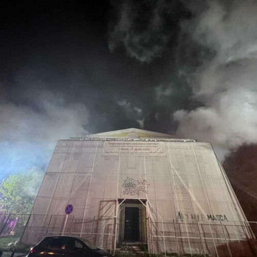 Incendiu puternic la Teatrul &quot;Masca&quot; din București