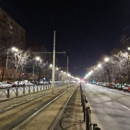 Mii de aparate de iluminat montate în București, de la luna decembrie