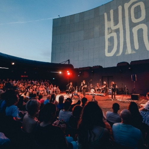 Rooftop Season 2025 – Concerte pe acoperişul Teatrului Naţional Bucureşti din iulie până în septembrie