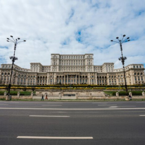 Parlament – şedinţă comună de plen. Guvernul îşi asumă răspunderea pe primul pachet fiscal