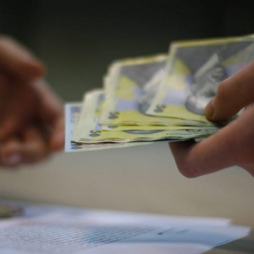 Românii caută o sursă extra de venituri – 160.000 de aplicări pentru joburile part time au fost înregistrate de la începutul verii