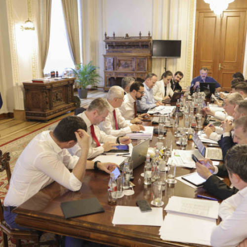 Liderii coaliției se reunesc pentru a discuta despre programul "Anghel Saligny" și despre pachetul de măsuri fiscale