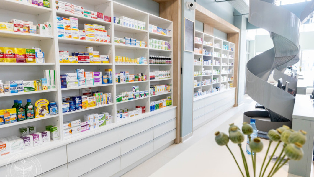 Farmacia universitară Gaudeamus din Târgu Mureș, criticată pentru lipsa limbii maghiare