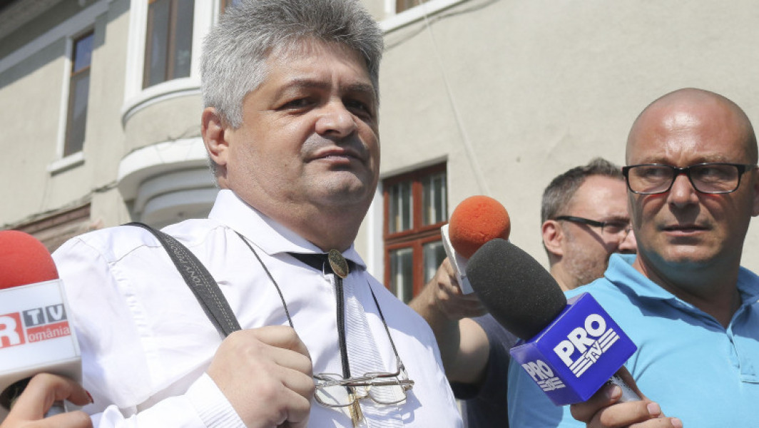 fostul manager al spitalului malaxa, Florin Secureanu, scapa temporar de condamnarea la 11 ani de inchisoare