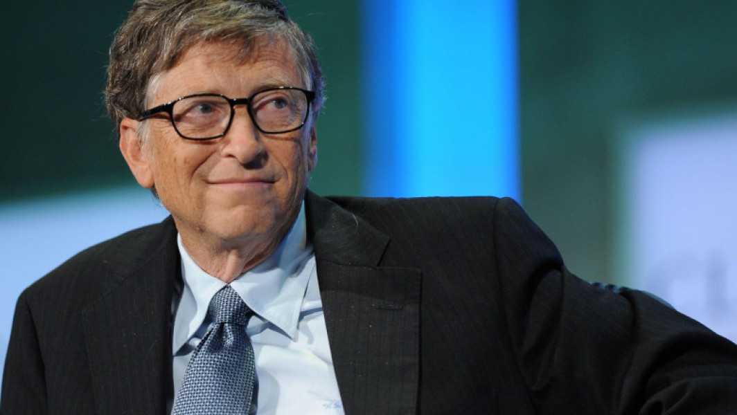 Bill Gates: utilizarea inteligenței artificiale poate fi atât distractivă, cât și emancipatoare, dar nu garantează stabilitatea în muncă