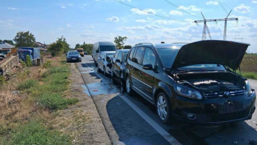 accident grav pe DN6 în județul Giurgiu: patru persoane rănite în coliziunea a șase mașini