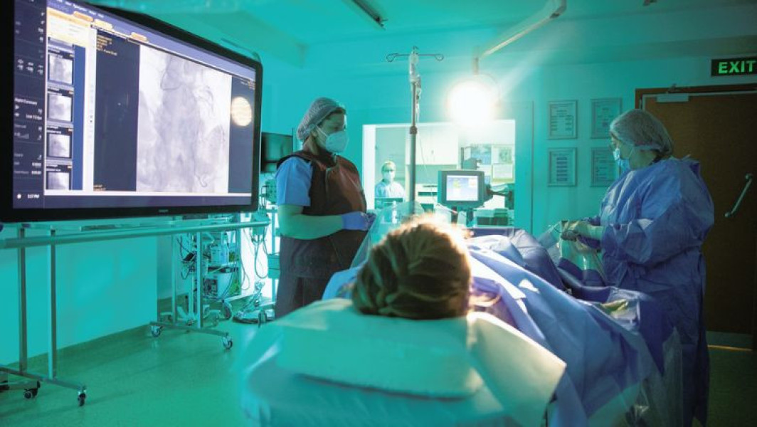 femeie de 80 de ani, diagnosticată cu boala arteriala periferica, a beneficiat de tratament la spitalul SANADOR