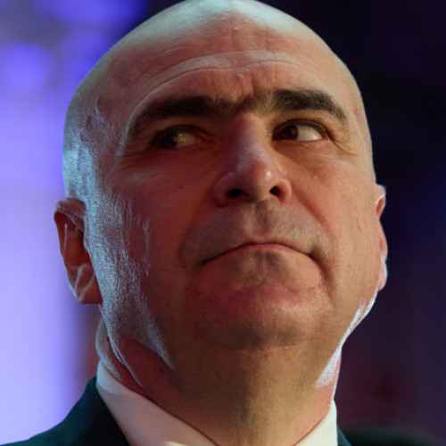 Trei federații sindicale din învățământ condamnă declarațiile premierului Ilie Bolojan privind reducerea normei didactice