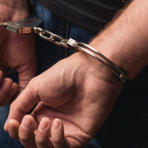 profesor din bihor, reținut pentru agresiune sexuală și viol asupra unei foste eleve de 14 ani