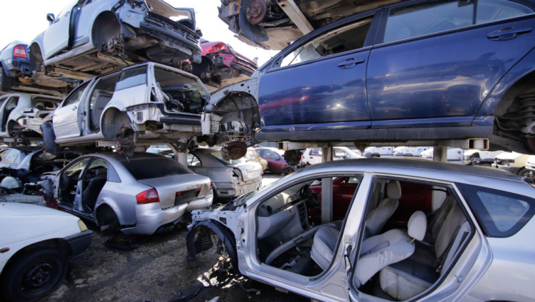 Valoarea ecotichetului pentru autovehiculele electrice și cele cu pilă de combustie pe bază de hidrogen, în cadrul Programului "Rabla 2025", a fost majorată la 18.500 de lei. Aceasta este una dintre cele mai importante modificări anunțate în Ghidul de finanțare, care este în prezent supus consultărilor publice, anunță Ministerul Mediului, Apelor și Pădurilor.