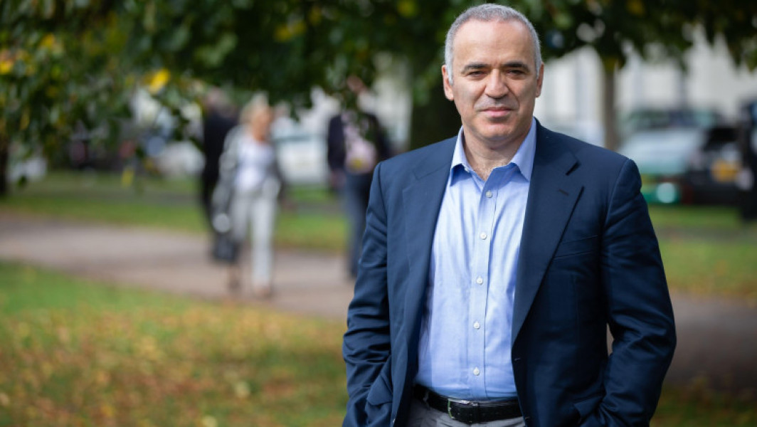 Garry Kasparov, opozant rus, transmite un mesaj pentru cetățenii din Moldova înainte de alegerile parlamentare