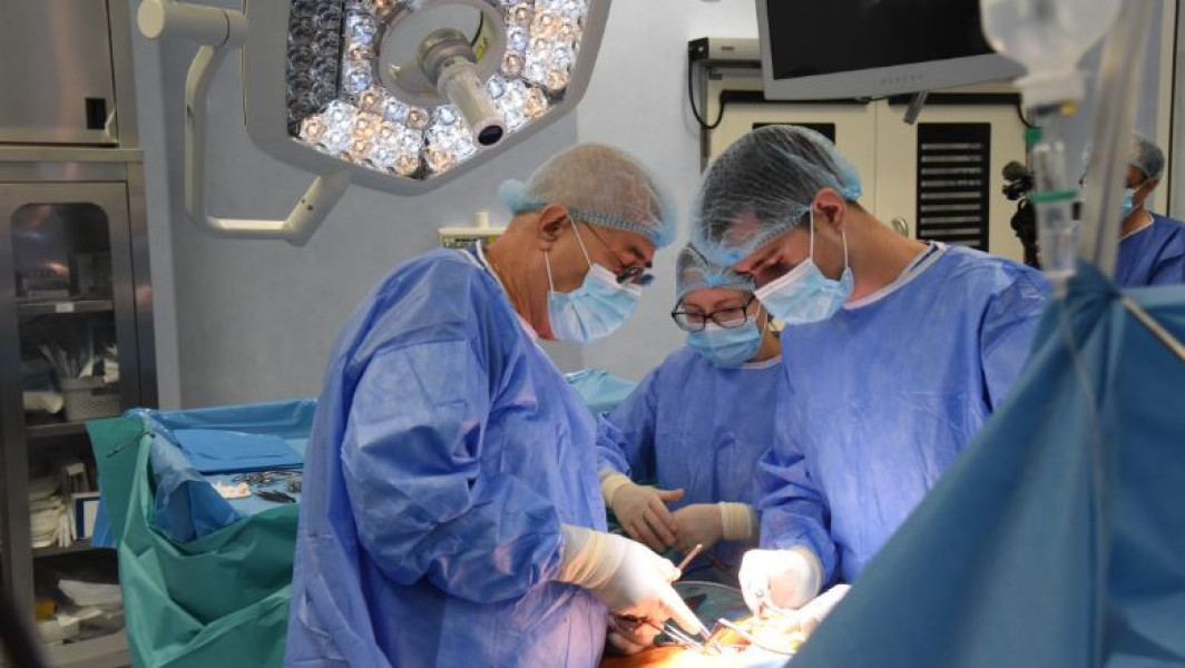 amendați la timpul lor, refuzul intervenției recomandate de medic poate duce la complicații grave. În timp, acestea pot necesita operații mai dificil de realizat și cu riscuri mai mari.