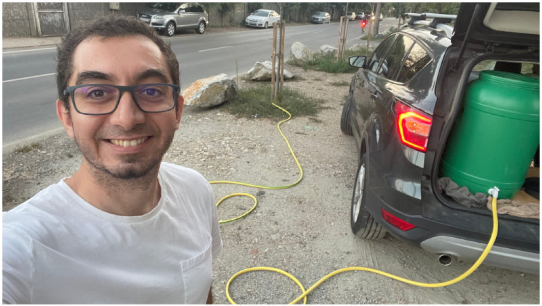 Tineri din Timișoara pornesc campanie de udare a copacilor pentru un oraș mai verde