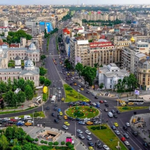 Numărul turiștilor care au vizitat Bucureștiul în primele cinci luni ale anului 2025 a atins 777.756, conform datelor publicate de Institutul Național de Statistică. Cel mai mare flux de turiști s-a înregistrat în luna mai, cu 189.594 de sosiri, în timp ce luna ianuarie a avut cel mai redus număr, cu 129.458 sosiri. Potrivit sursei citate, majoritatea turiștilor au ales hotelurile, unde au fost înregistrate 651.004 sosiri, adică 83,7% din total. Restul sosirilor s-au concentrat în apartamente și camere de închiriat, totalizând 101.745.