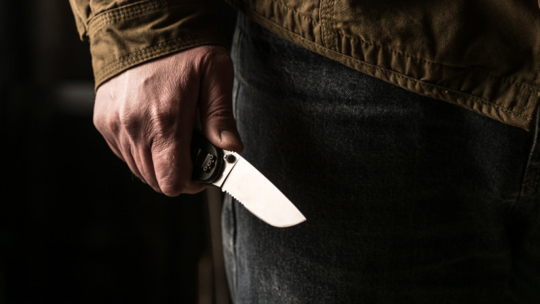 Un atac cu cuțitul pe o stradă din sectorul 1 al Bucureștiului a avut loc joi, fiind nevoie ca victima să primească îngrijiri medicale suplimentare la spital. Potrivit Poliției Capitalei, persoana rănită a primit primul ajutor la fața locului înainte de a fi transportată la unitatea medicală.