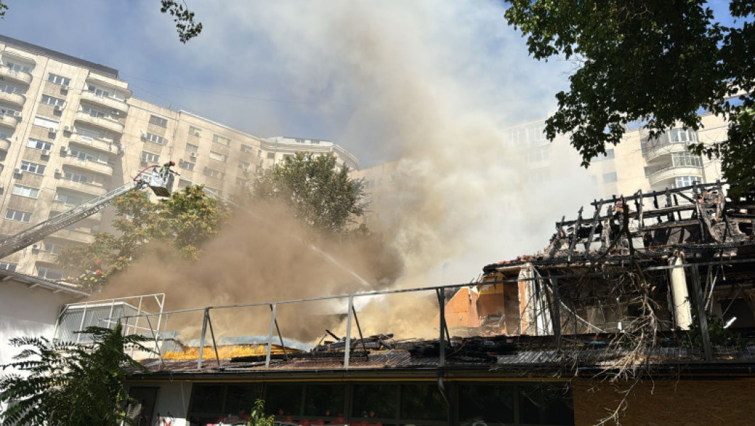 Incendiu la fostul restaurant Marul de Aur din Sectorul 1 al Bucureștiului