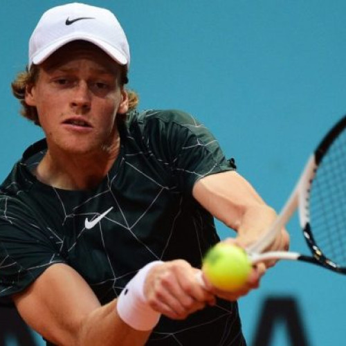 Tenis: Jannik Sinner câștigă turneul din Rotterdam, cu o victorie în finală împotriva lui Alex De Minaur