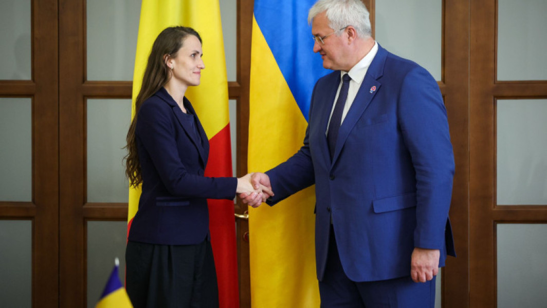 Ministrul român de externe, Oana Toiu, anunță că agresiunea Rusiei împotriva Ucrainei va fi dezbătută la reuniunea informală a Uniunii Europene de la Copenhaga, informează digi24.ro. Oficialul român a condamnat atacurile repetate împotriva civiliilor și a spus că trebuie crescută presiunea financiară asupra Kremlinului pentru a sprijini pacea și securitatea în regiune.