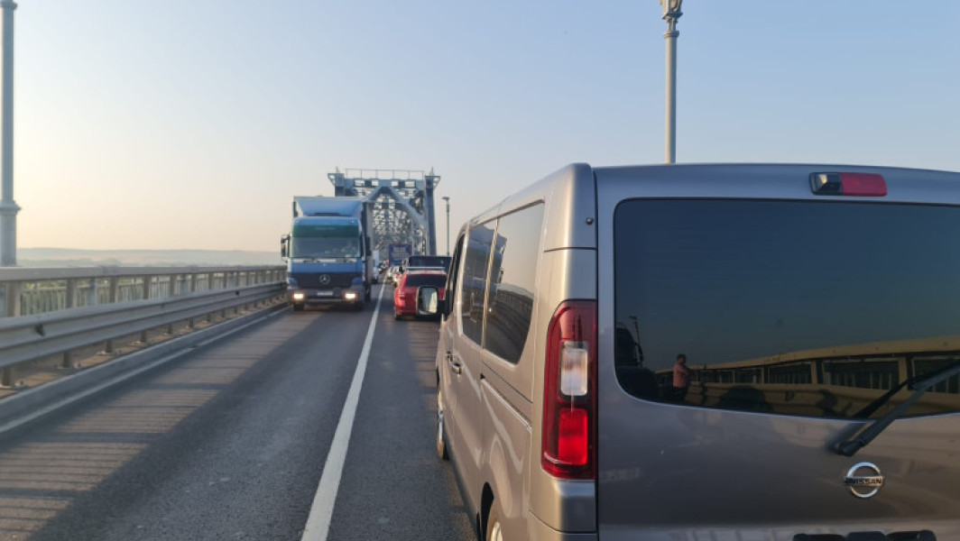 Aglomerație la ieșirea din țară de la Giurgiu din cauza lucrărilor la podul Prieteniei