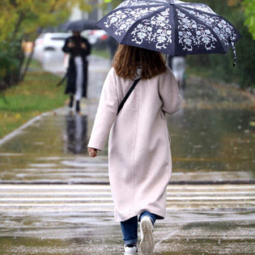 Video Avertizare meteo de furtuni: 17 județe intră sub cod galben. Meteorologii anunță când se încălzește din nou vremea