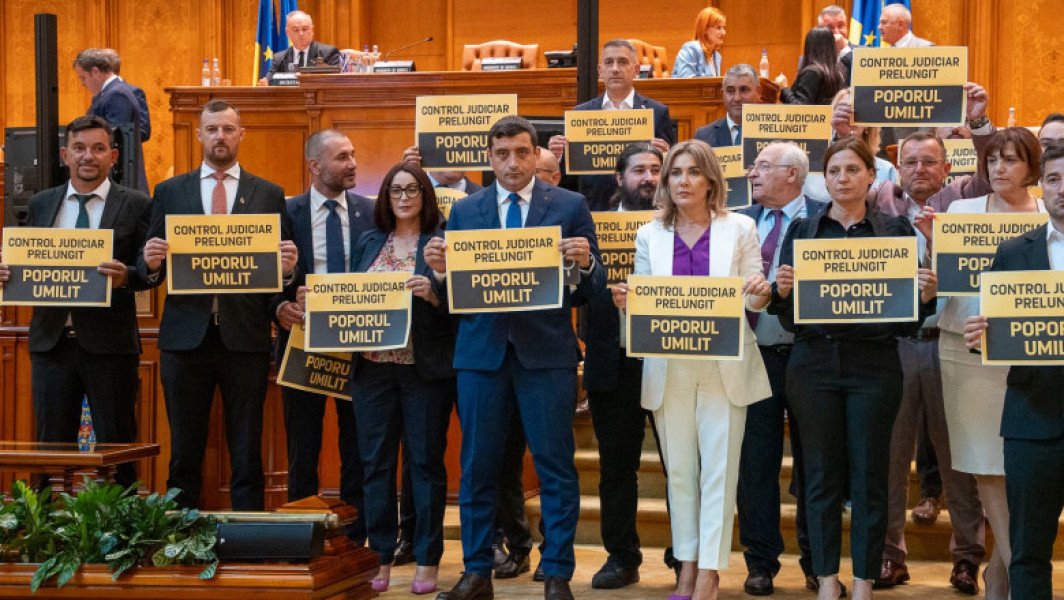AUR protestează la începutul sesiunii împotriva prelungirii controlului judiciar pentru Călin Georgescu
