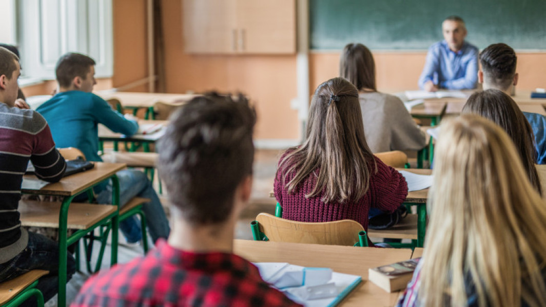 Anul școlar 2025-2026: cursurile încep pe 8 septembrie și se încheie pe 19 iunie
