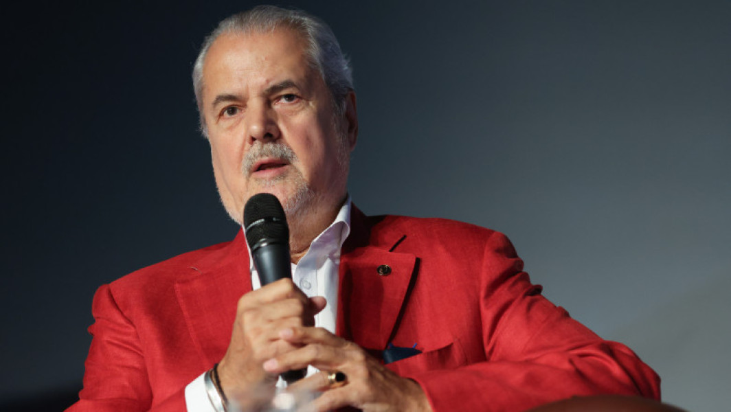 Țoiu: România nu poate fi reprezentată de politicieni care se aşază lângă Putin