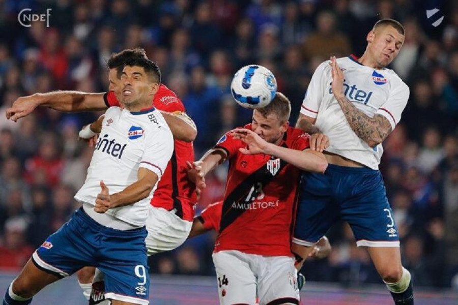 Luis Suarez suspendat pentru trei meciuri în MLS după încăierarea de la finala cu Seattle Sounders