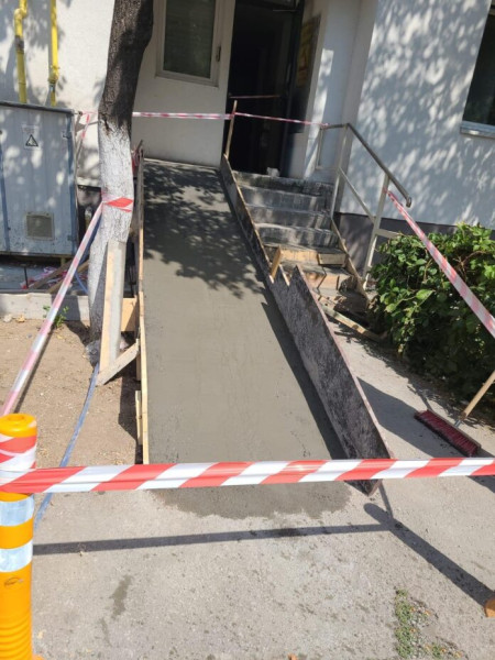 Infrastructură 5 finalizează rampă pentru persoane cu dizabilități pe Iancu Jianu
