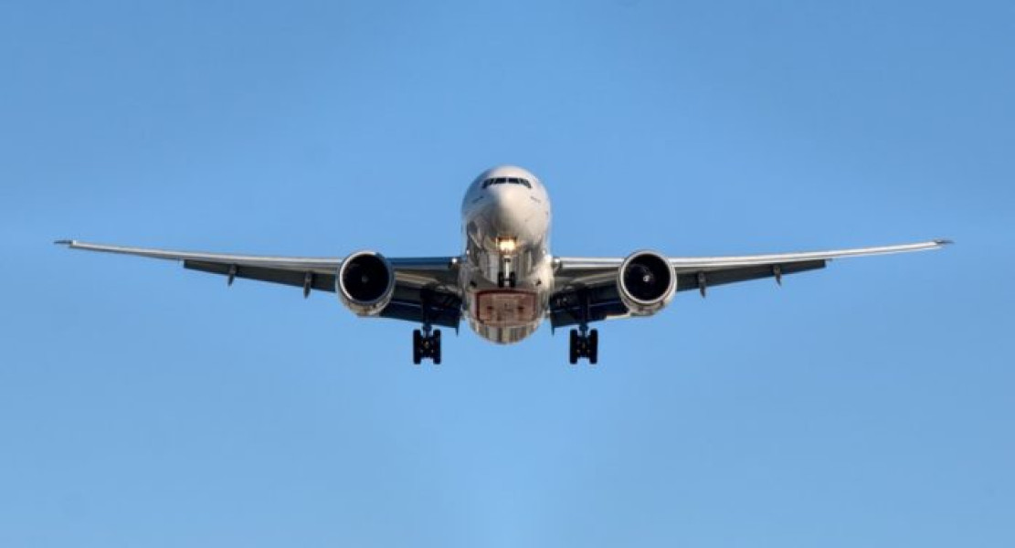 Scandal pe zborul HelloJet Tel Aviv–Otopeni: 30 de pasageri s-au luat la bătaie