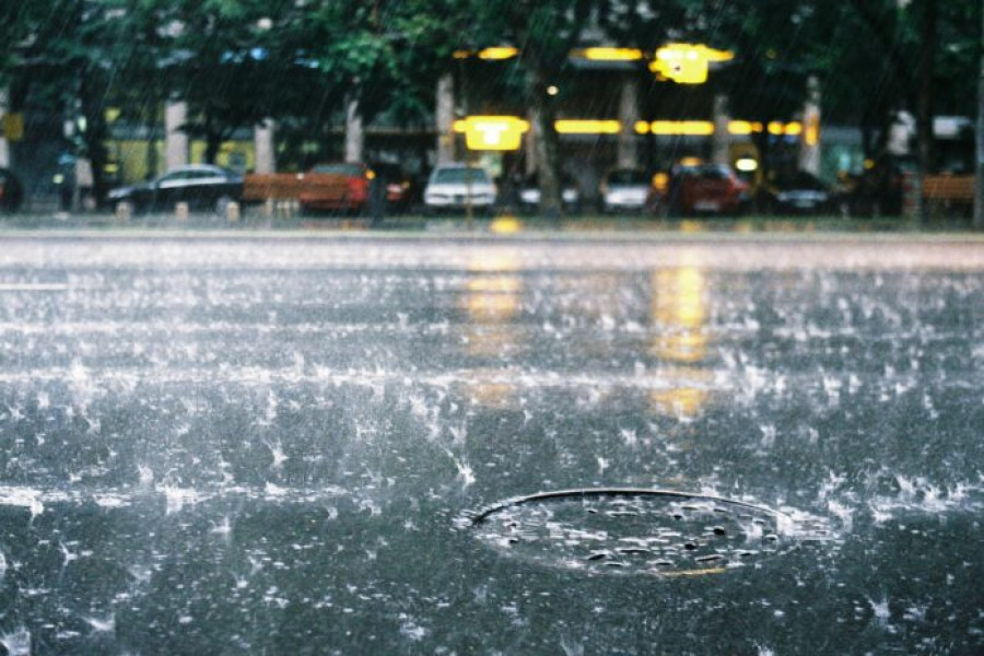 Temperaturi în scădere și ploi anunțate miercuri la București