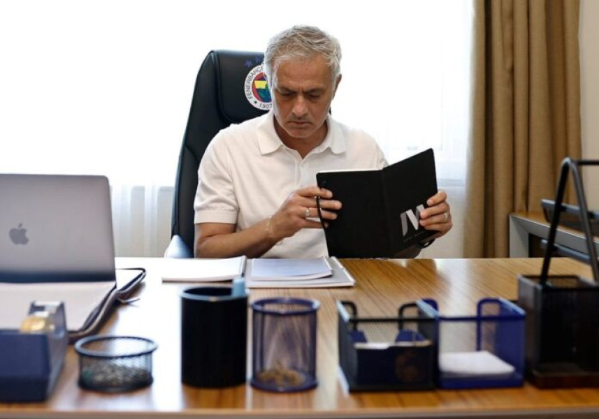 Jose Mourinho va prelua conducerea tehnică a echipei Benfica Lisabona