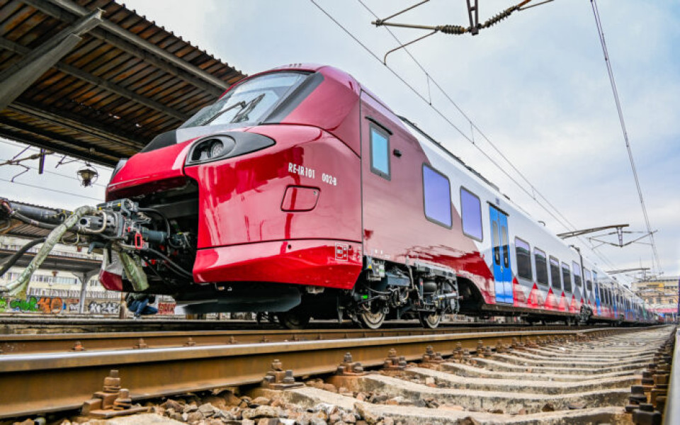 Două rame Coradia Alstom continuă să circule pentru CFR Călători, una a fost retrasă