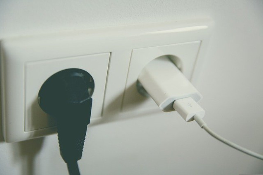 România are cel mai scump curent electric din Europa, susține ministrul Energiei