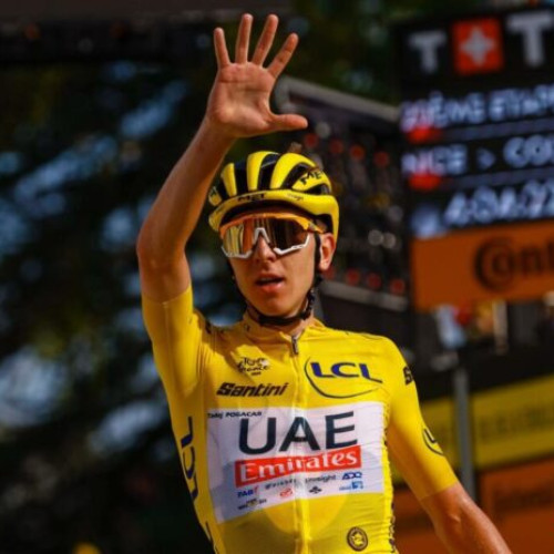 Tadej Pogacar, favorit la trofeul Velo d’Or pentru cel mai bun ciclist al anului
