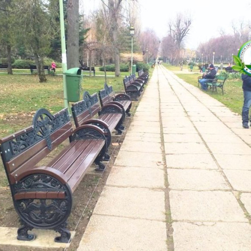 În Parcul Carol, ALPAB adaugă mobilier urban nou pentru confortul vizitatorilor