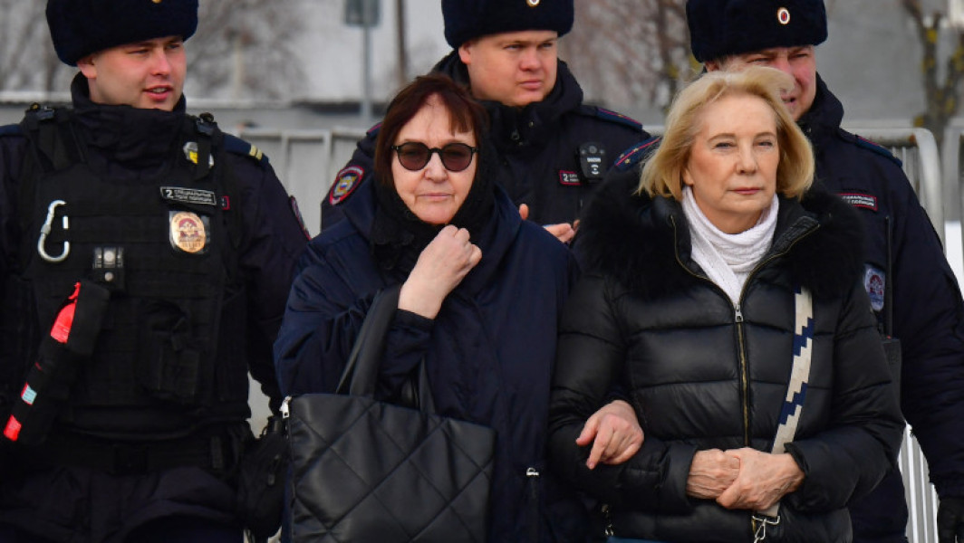 Mama lui Aleksei Navalnîi pierde procesul dat închisorii unde fiul său a decedat