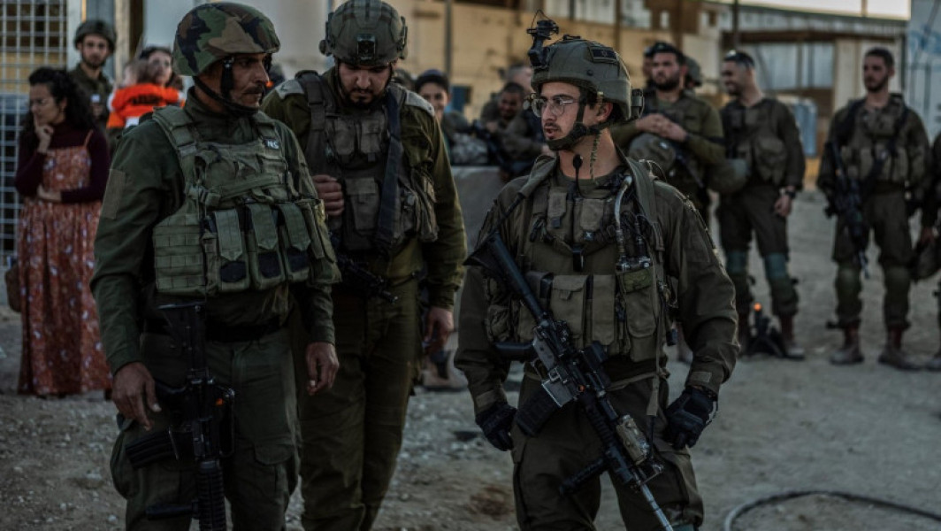 Israelul asediază două spitale din Gaza și cere evacuările, informează palestinienii - Autoritățile israeliene au asediat încă două spitale duminică în enclava palestiniană Gaza, a declarat Semiluna Roșie palestiniană.