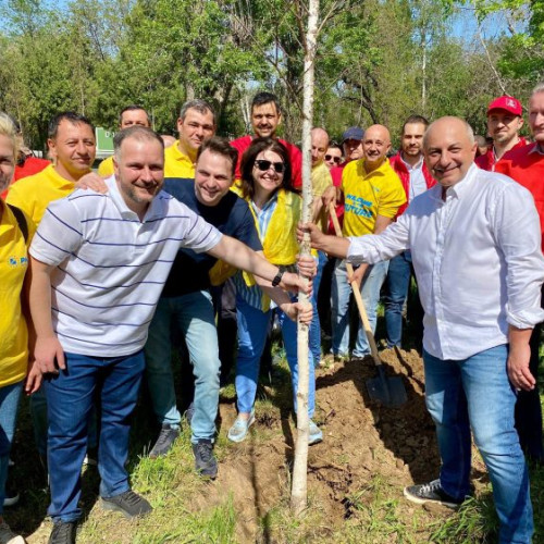 Candiatii PSD-PNL din Capitala au plantat arbori la Institutul Clinic Fundeni