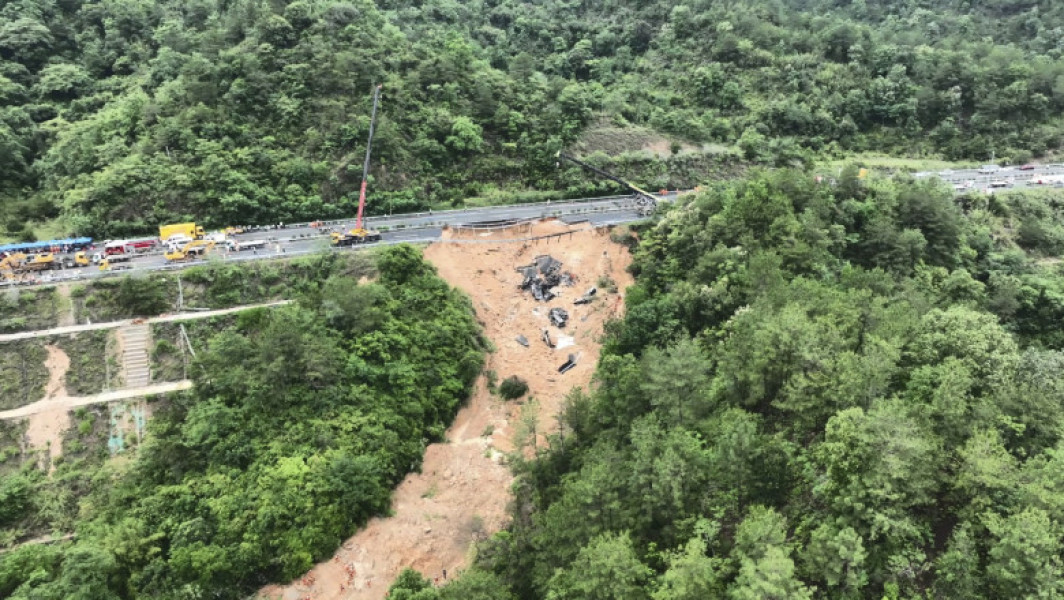 Numărul deceselor după avaria unei autostrăzi în China a ajuns la 36, potrivit unui nou raport oficial.