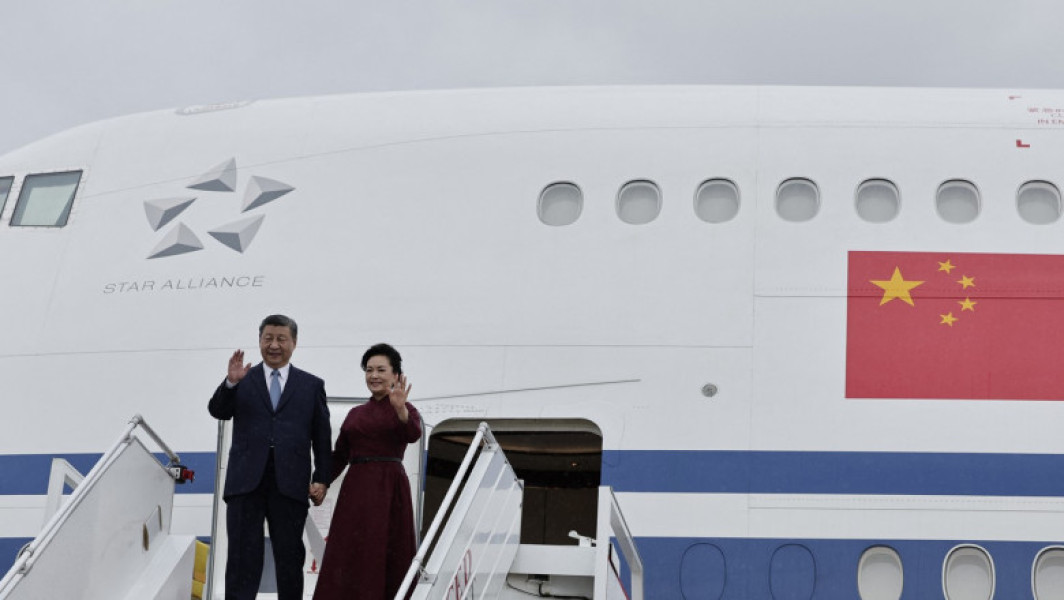 Galerie Foto Xi Jinping a ajuns duminică la Paris. Președintele chinez a revenit în Europa pentru prima dată din 2019