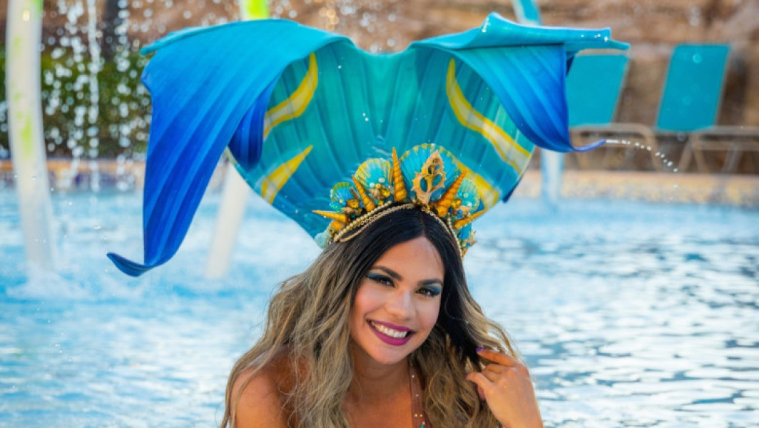 Femeia care a învins frica de apă și a devenit o sirenă de succes în Miami