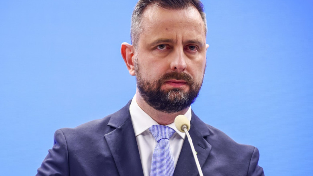 Ministrul apărării polonez pregătește un "rucsac de urgență" în caz de război și îi încurajează pe concetățeni să procedeze la fel