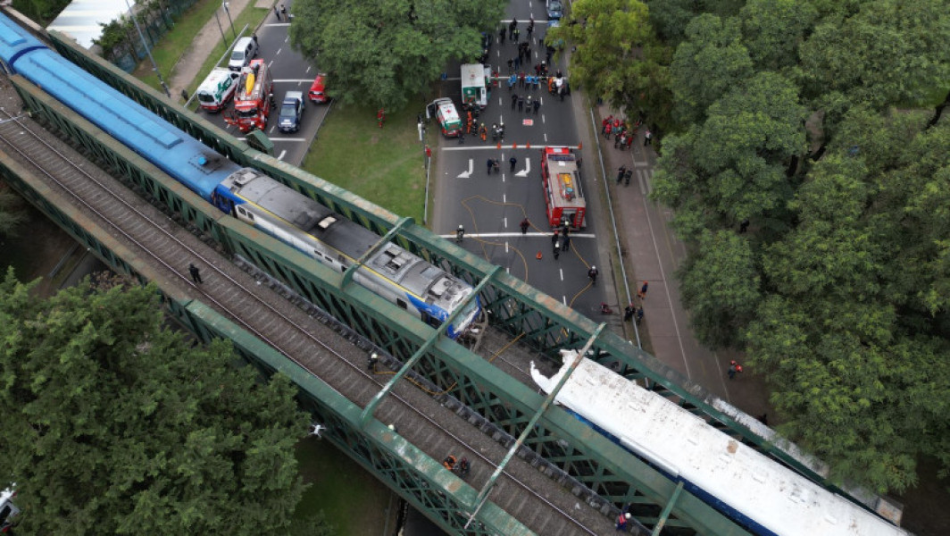 30 Persoane Rănite în Impactul unui Tren de Pasageri cu un Tren de Întreținere în Argentina, Două în Stare Gravă - GALERIE FOTO
