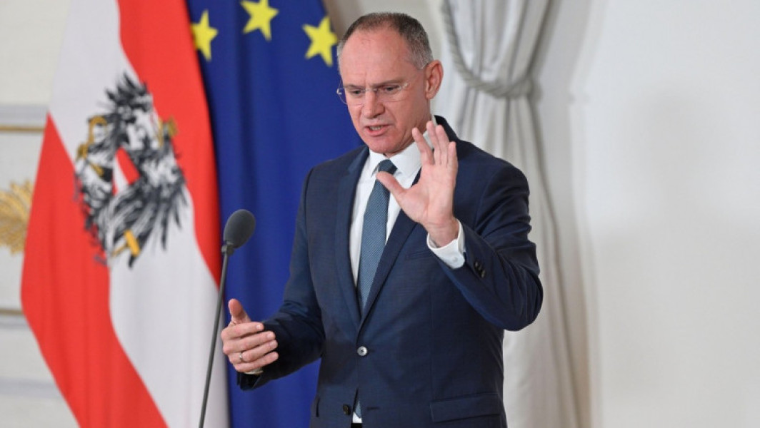 Austriacul Karner afirmă că expulzările și controale mai stricte au un impact pozitiv în reducerea imigrării ilegale