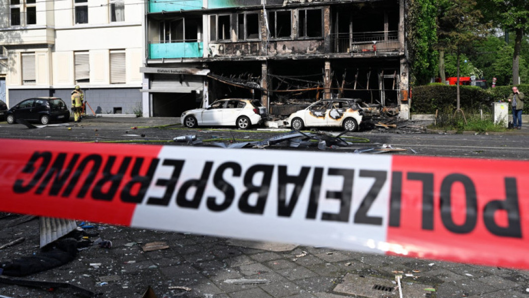 Moarte și Răni în Explozie Puternică la Blocul din Dusseldorf