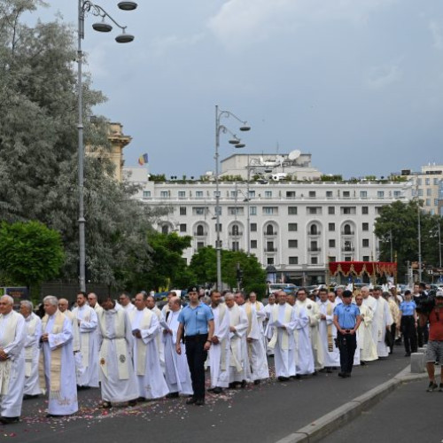 2 iunie: Procesiune romano-catolică pe străzile Capitalei